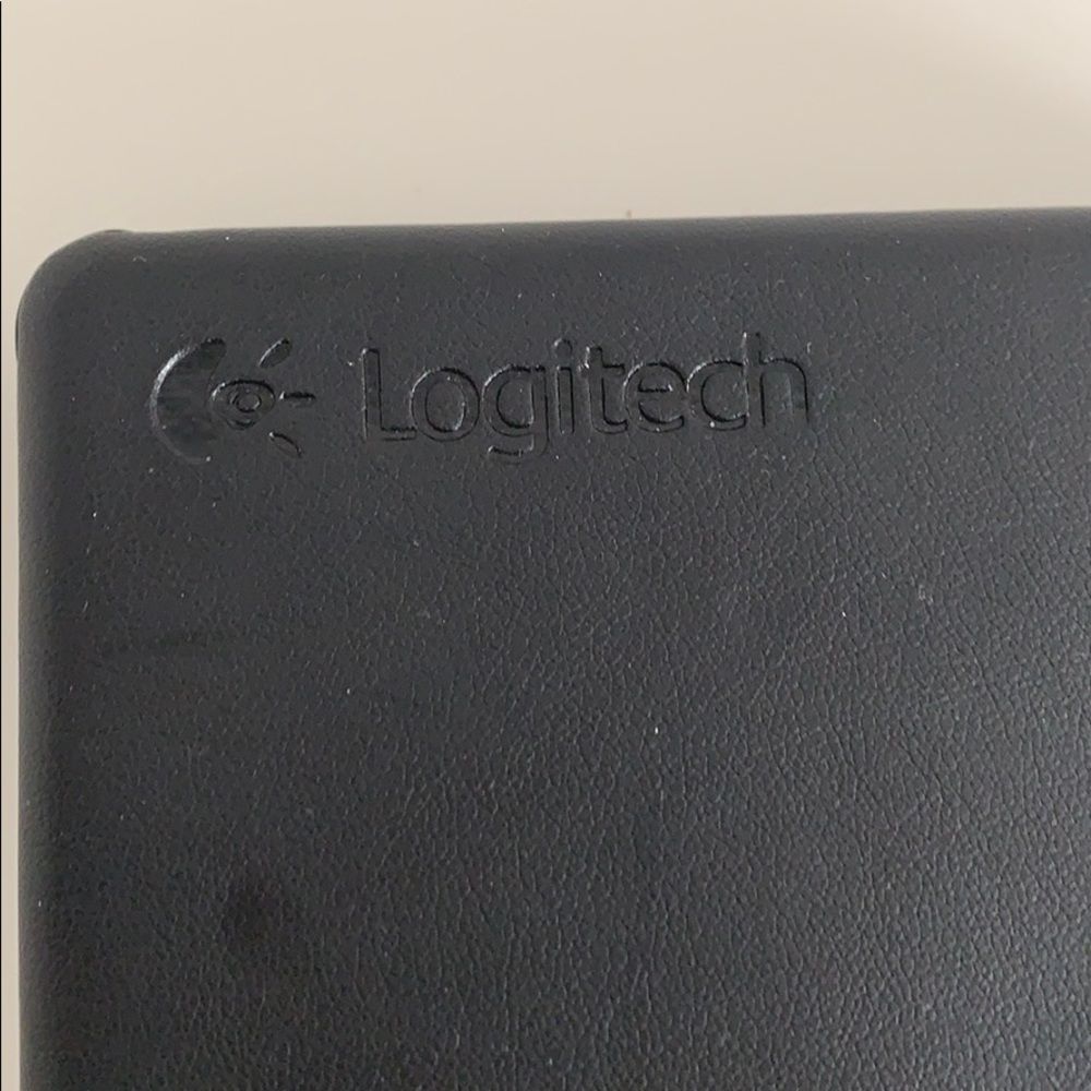 Logitech ipad stand - Picture 2 of 8